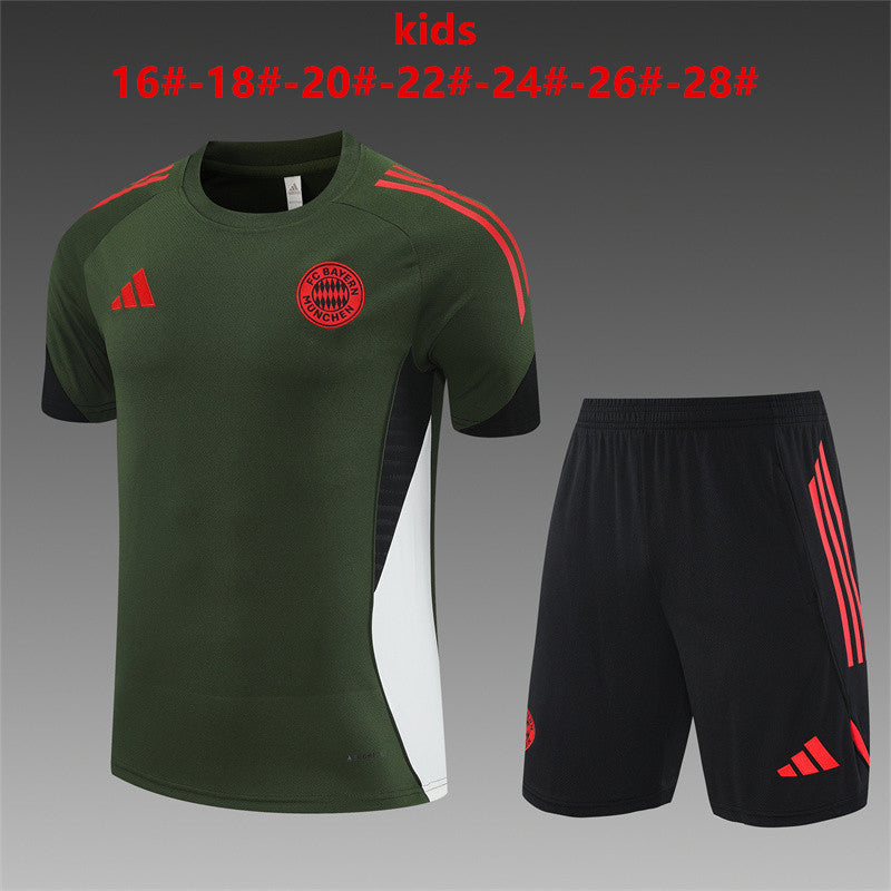 Kids Bayern Munich Training Tracksuits 25/26 Football Kit