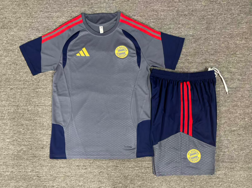Kids Bayern Munich Training Tracksuits 2026-2027 Football product image 2