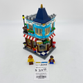 31105 Townhouse Toy Store (U1) product image 1, provided for visual reference and product detail review