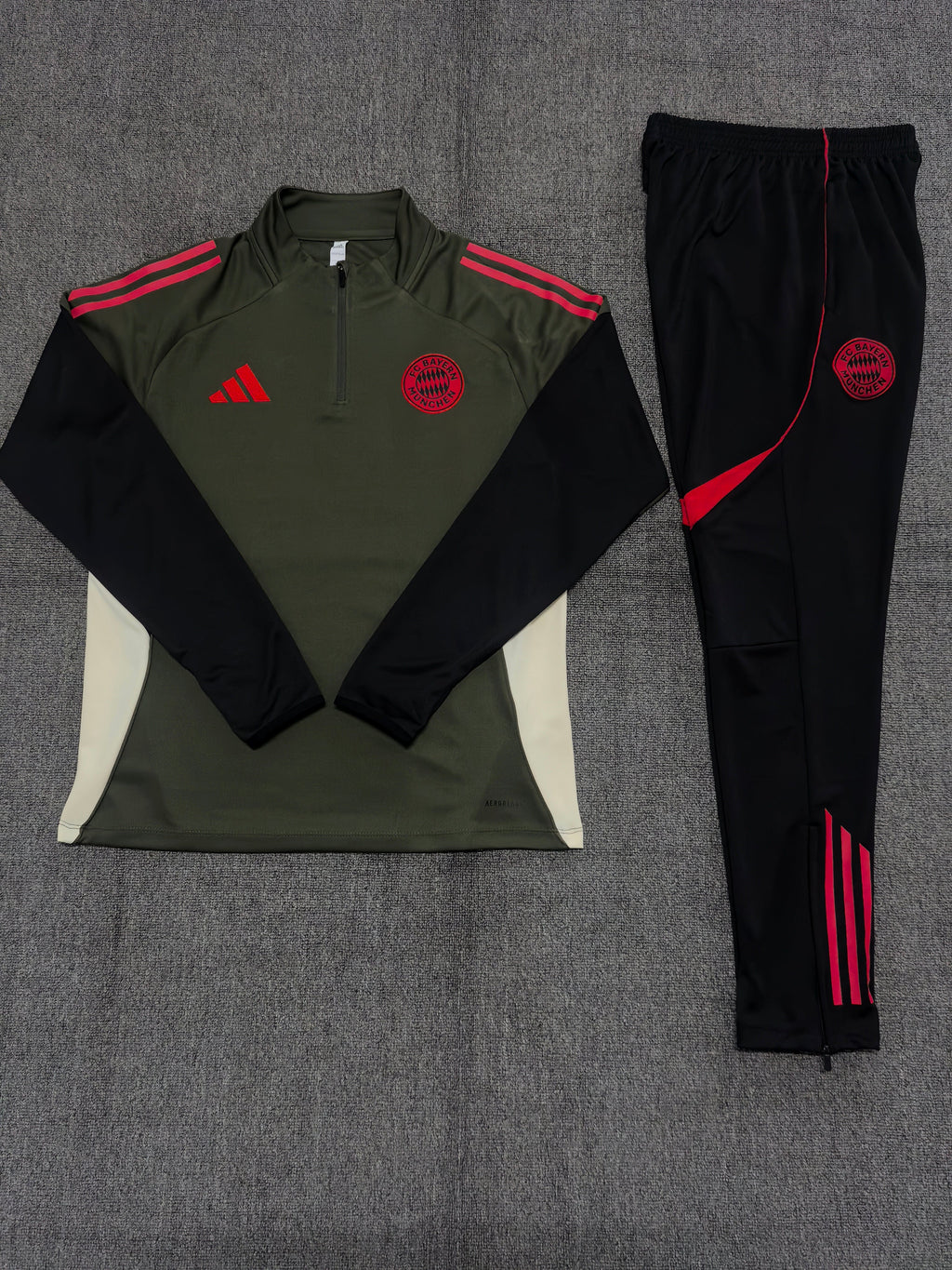 Kids Bayern Munich Training Tracksuits 25/26 Football Kit product image 2