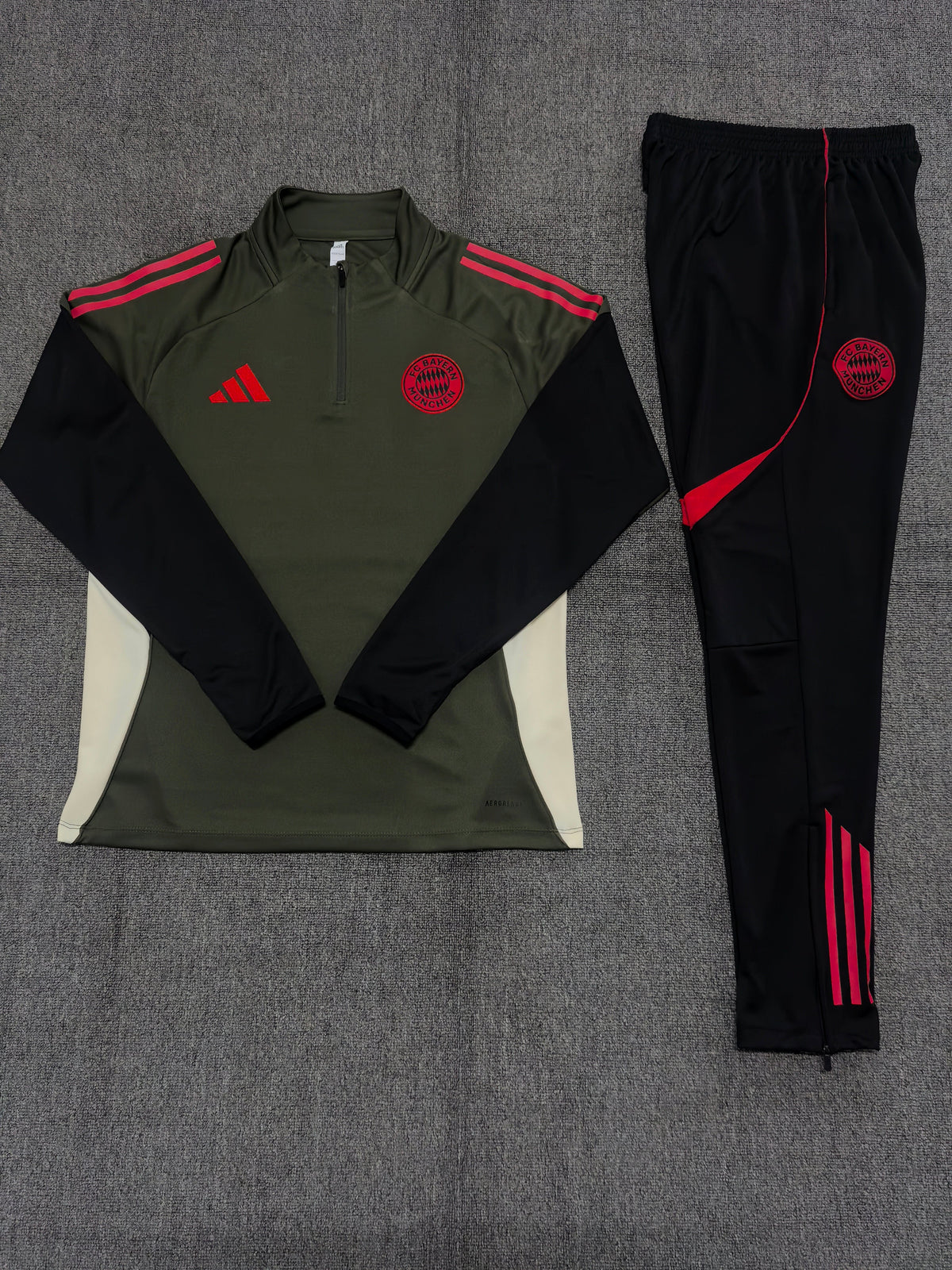 Kids Bayern Munich Training Tracksuits 25/26 Football Kit product image 2