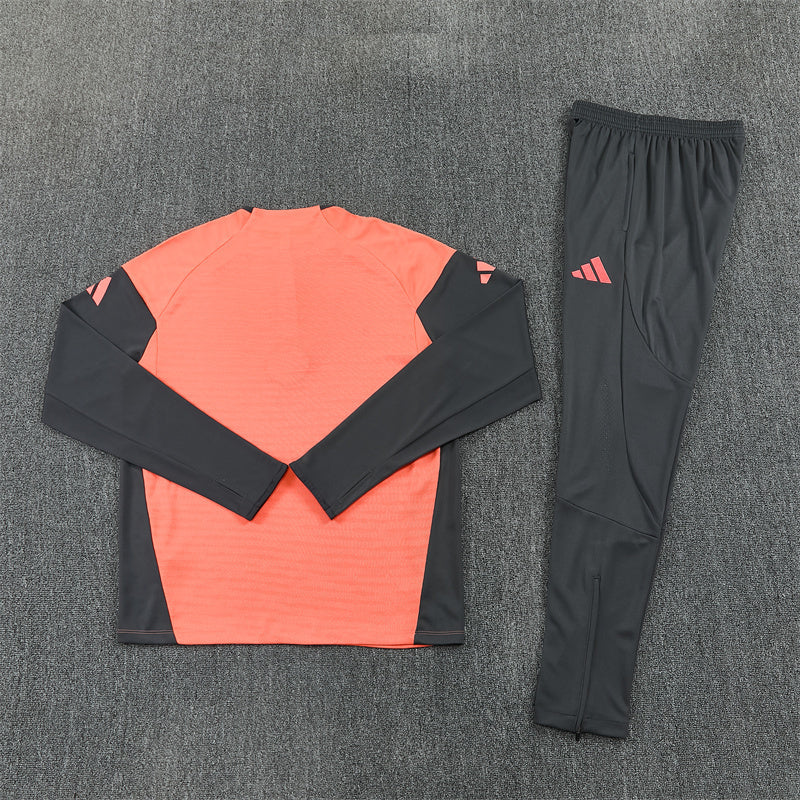 Bayern Munich Training Tracksuits 2025/26 Football Kit product image 3
