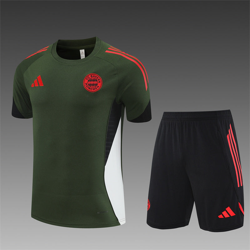 Bayern Munich Training Tracksuits 25/26 Football Kit Soccer