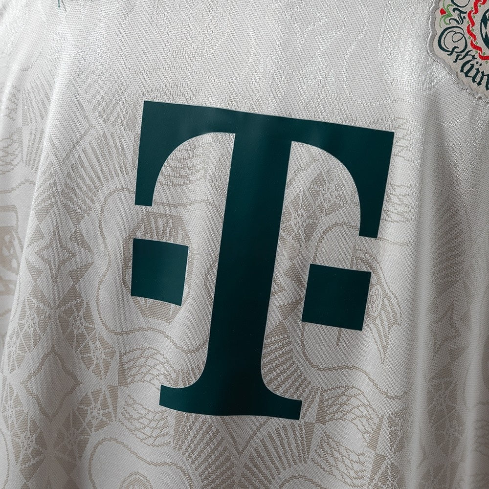 Bayern Munich Jersey 25/26 Oktoberfest Football Kit product image 7