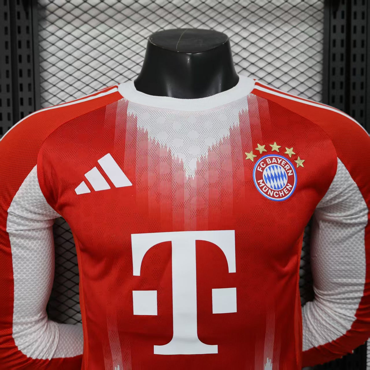Player Version Bayern Munich Jersey 25/26 Home Long Sleeves product image 10