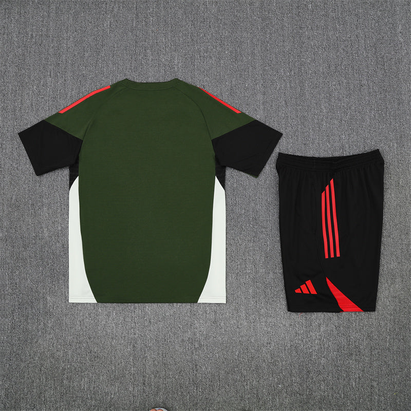 Bayern Munich Training Tracksuits 25/26 Football Kit Soccer product image 3