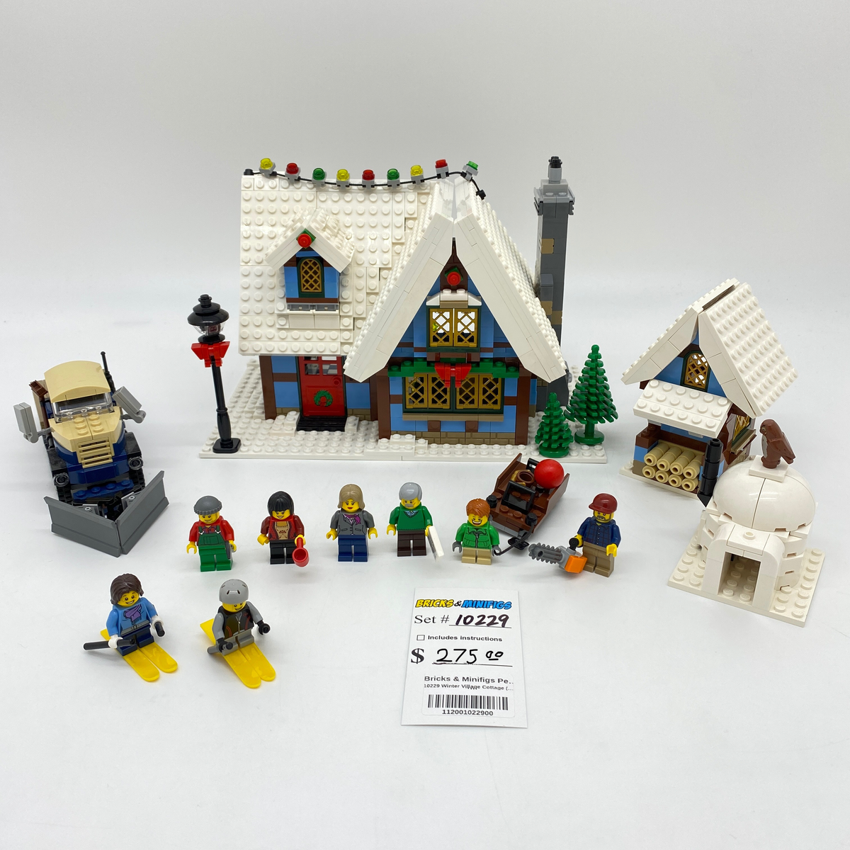 10229 Winter Village Cottage (U) product image 1, provided for visual reference and product detail review