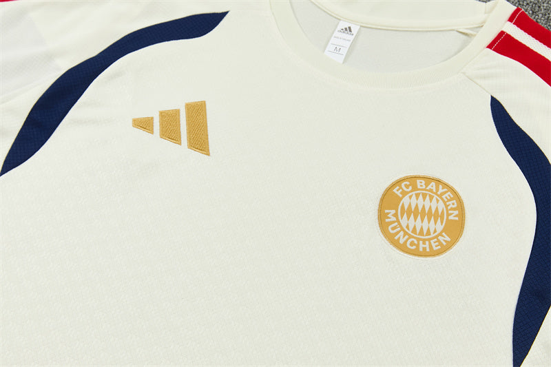 Bayern Munich Training Tracksuits 2026-2027 Football Kit product image 4