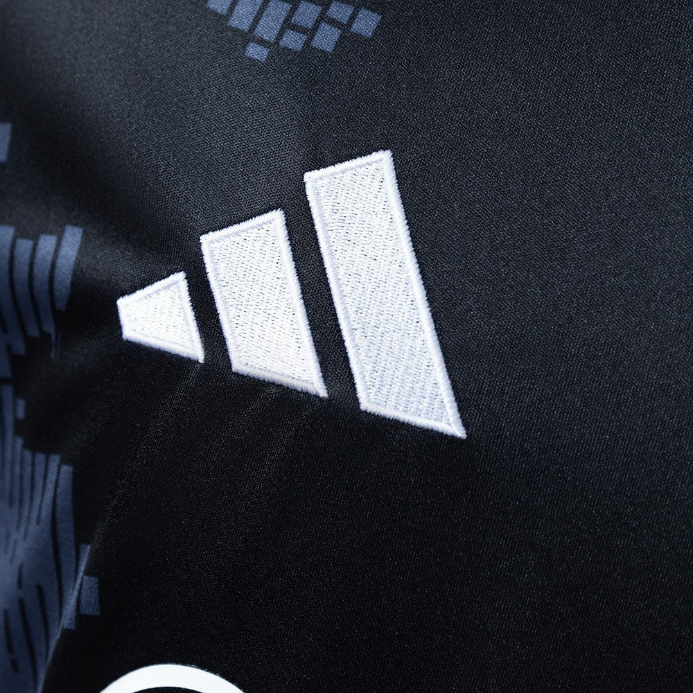 Frankfurt Jersey 25/26 Third Football Kit product image 4