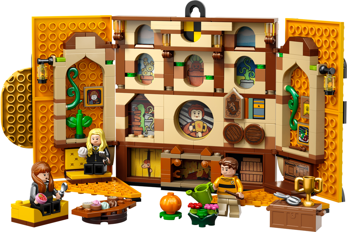 76412 Hufflepuff House Banner product image 3, provided for visual reference and product detail review