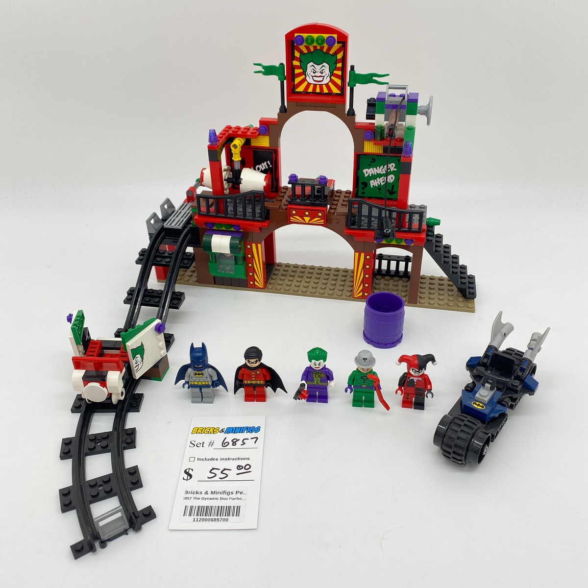 6857 The Dynamic Duo Funhouse Escape (U) product image 1, provided for visual reference and product detail review