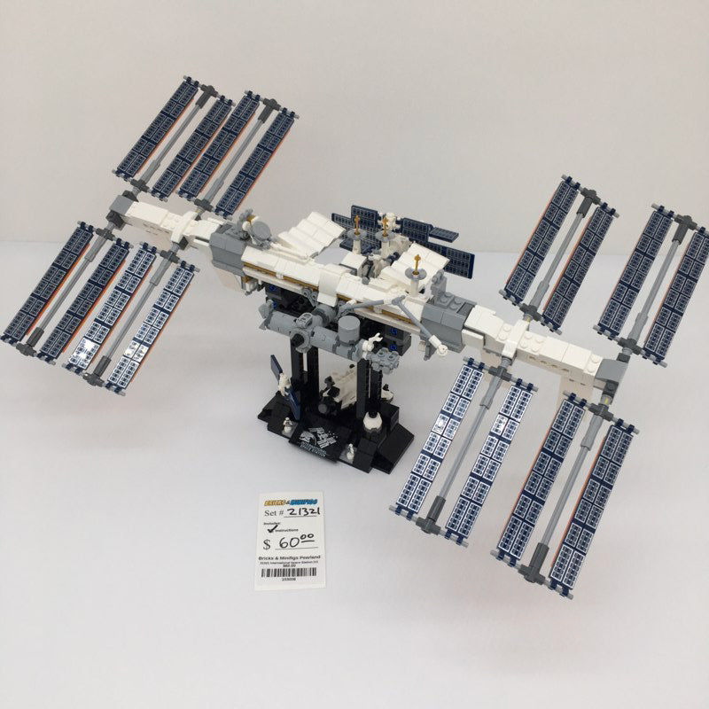 21321 International Space Station (U) product image 1, provided for visual reference and product detail review