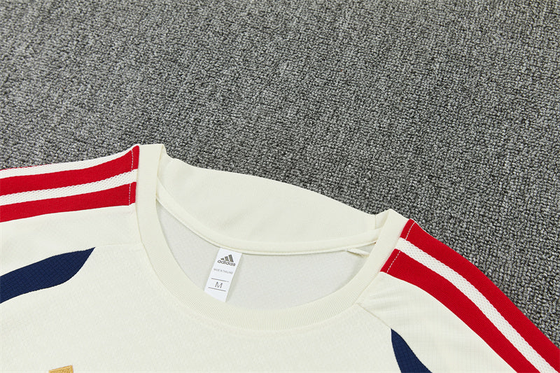 Bayern Munich Training Tracksuits 2026-2027 Football Kit product image 3