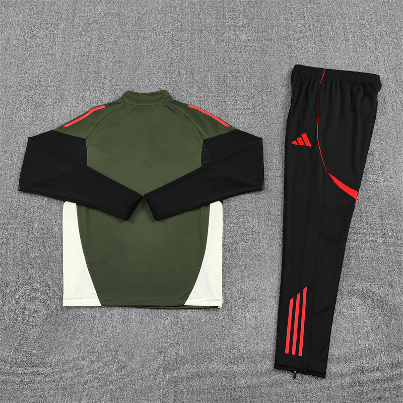 Bayern Munich Training Tracksuits 25/26 Football Kit Soccer product image 9