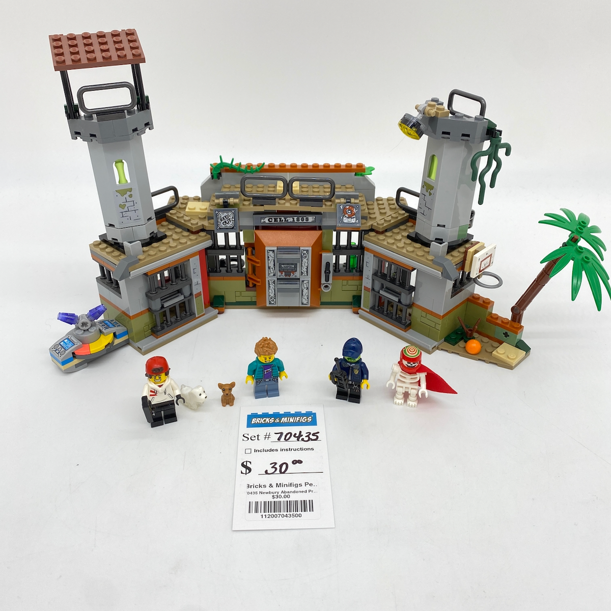 70435 Newbury Abandoned Prison (U) product image 1, provided for visual reference and product detail review