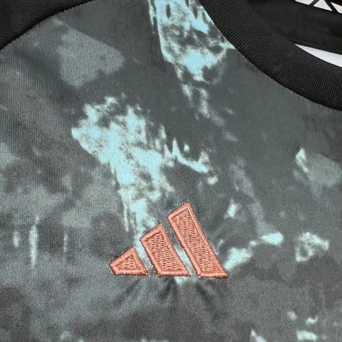Kids Bayern Munich Away Jersey 24/25 Football Kit product image 3
