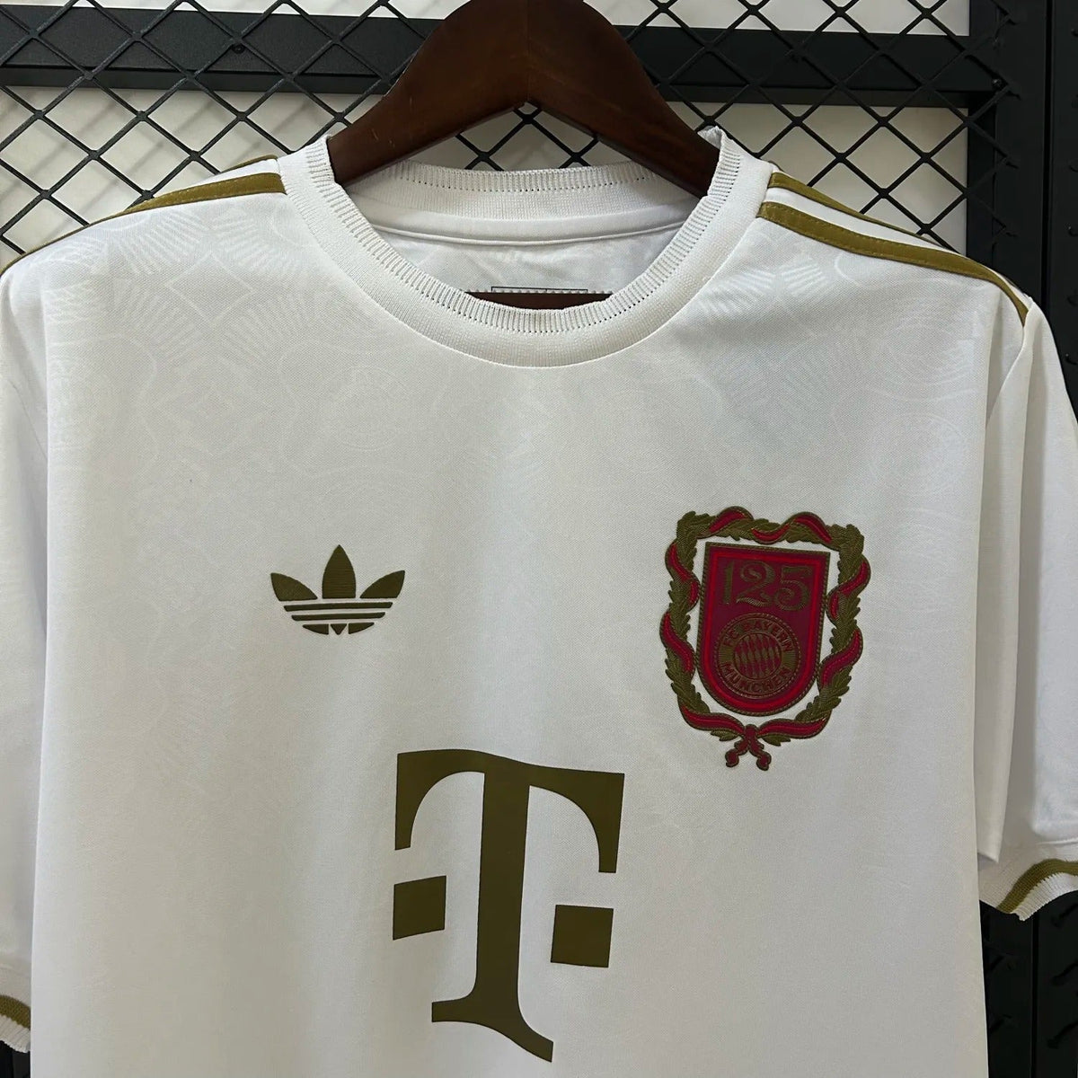 bayern munich 125th jersey 25/26 anniversary edition product image 3